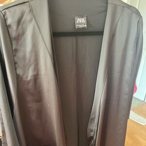 BLACK ZARA SATIN MANLY CUT KIMONO